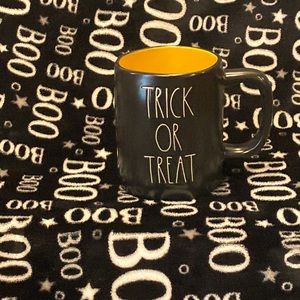 Trick o Treat Rae Dunn mug